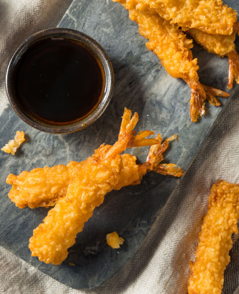 Plat of Tempura Batter With Shrimp and dipping sauce